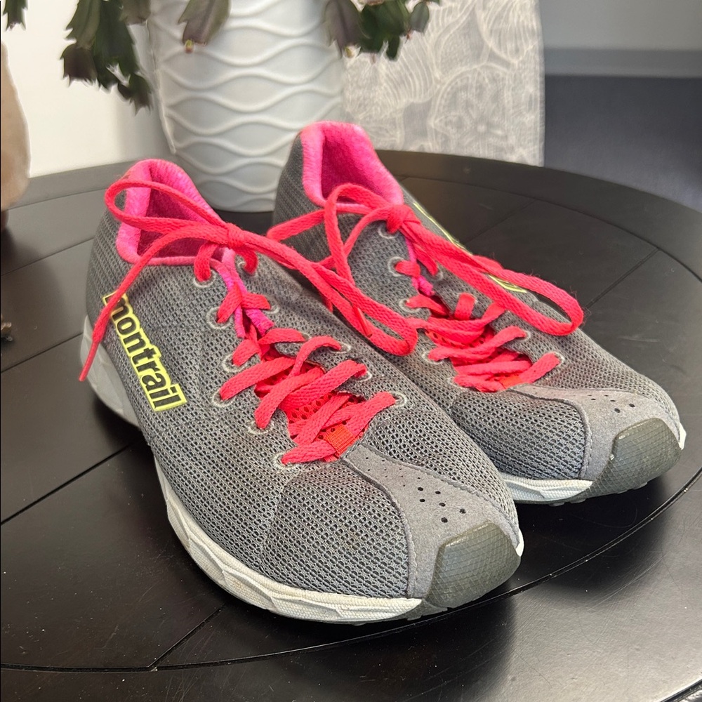 Monorail Women’s Gray Athletic Sneakers with Pink Laces 7.5